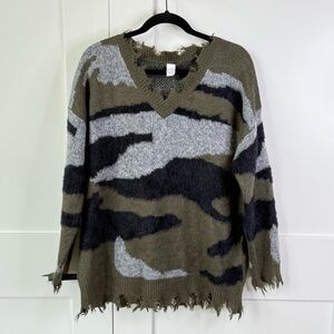 Camouflage Frayed Hem Sweatshirt